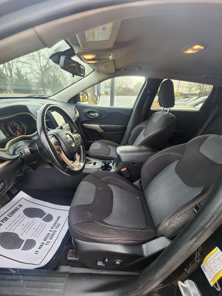 2017 Jeep Cherokee Latitude - Photo 10