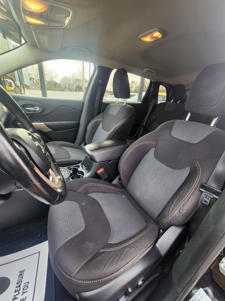 2017 Jeep Cherokee Latitude - Photo 9