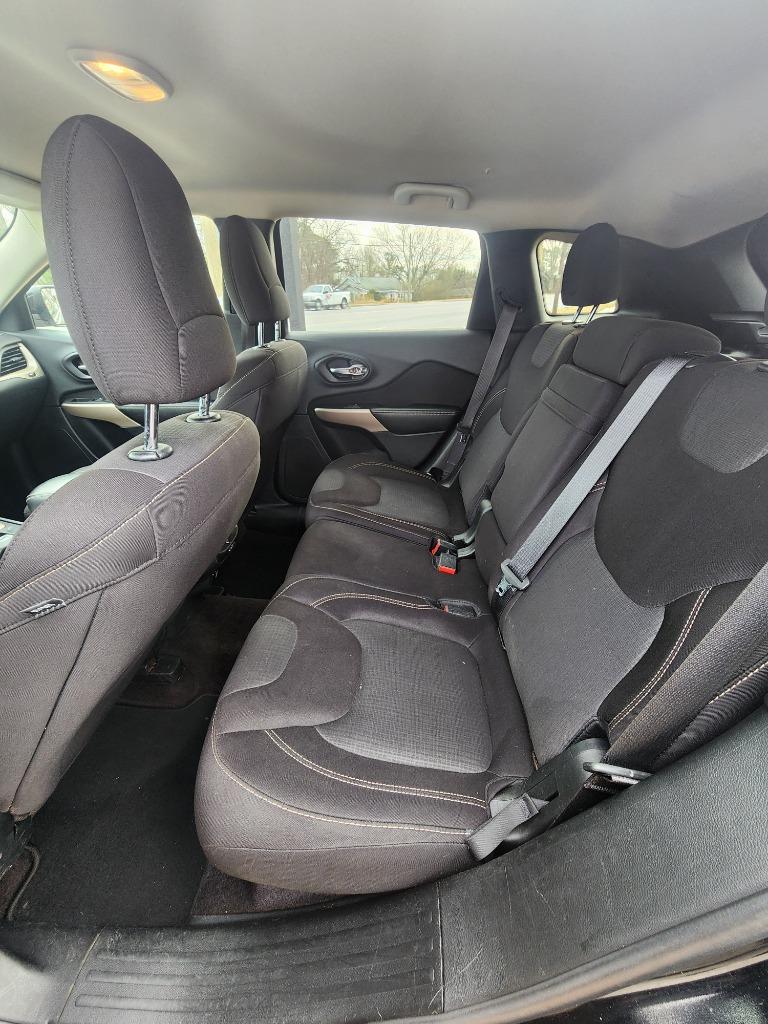 2017 Jeep Cherokee Latitude - Photo 11