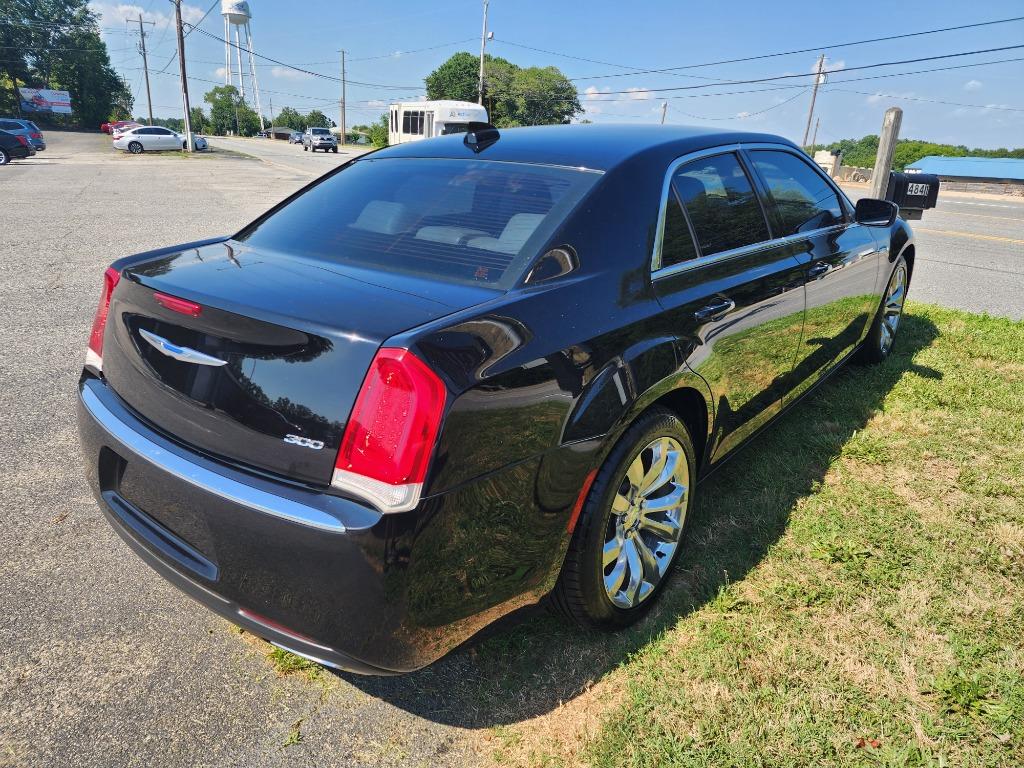 2019 Chrysler 300 Touring