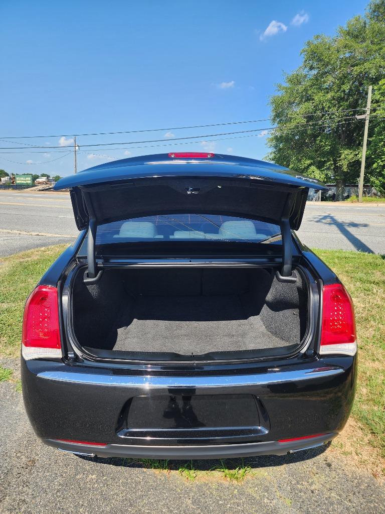 2019 Chrysler 300 Touring