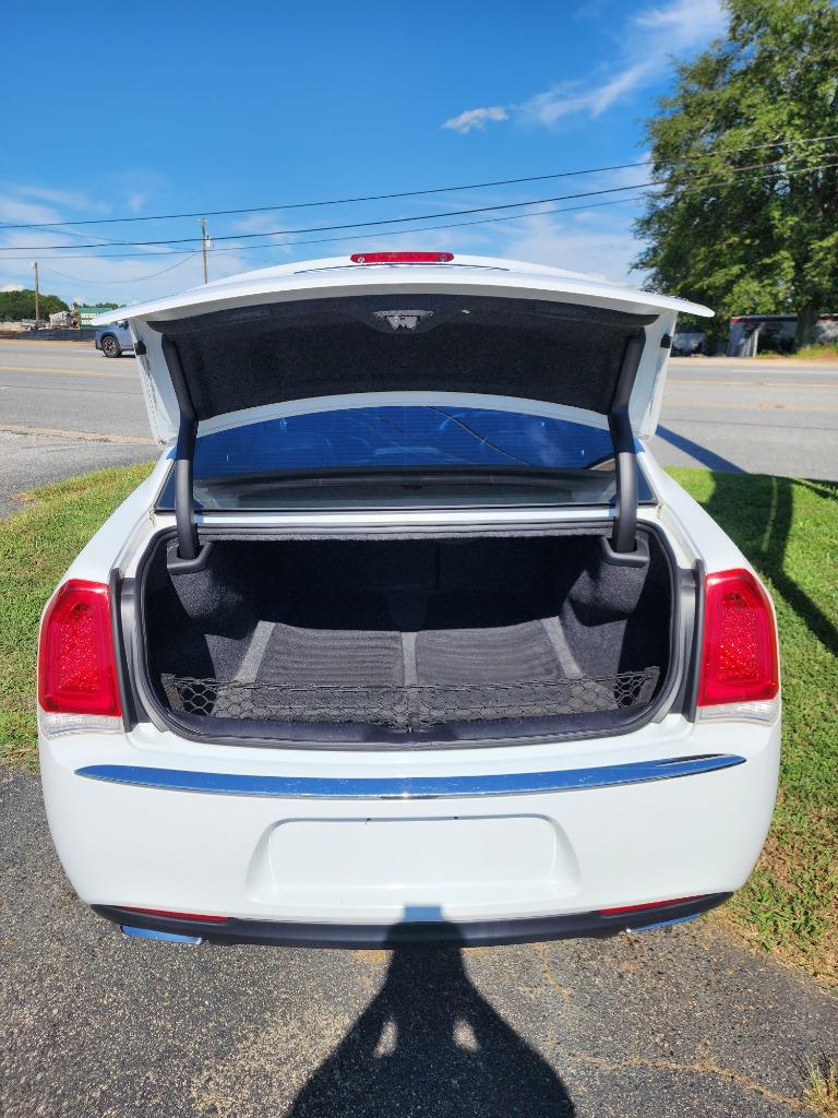 2016 Chrysler 300 Limited