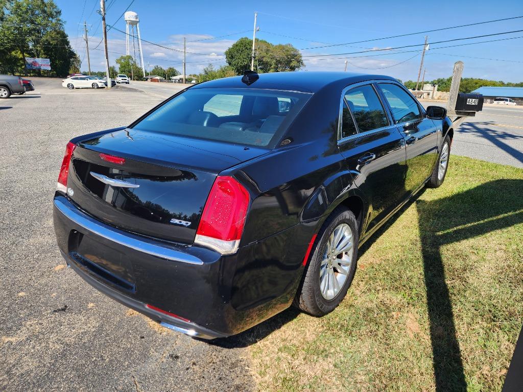 2017 Chrysler 300 Limited