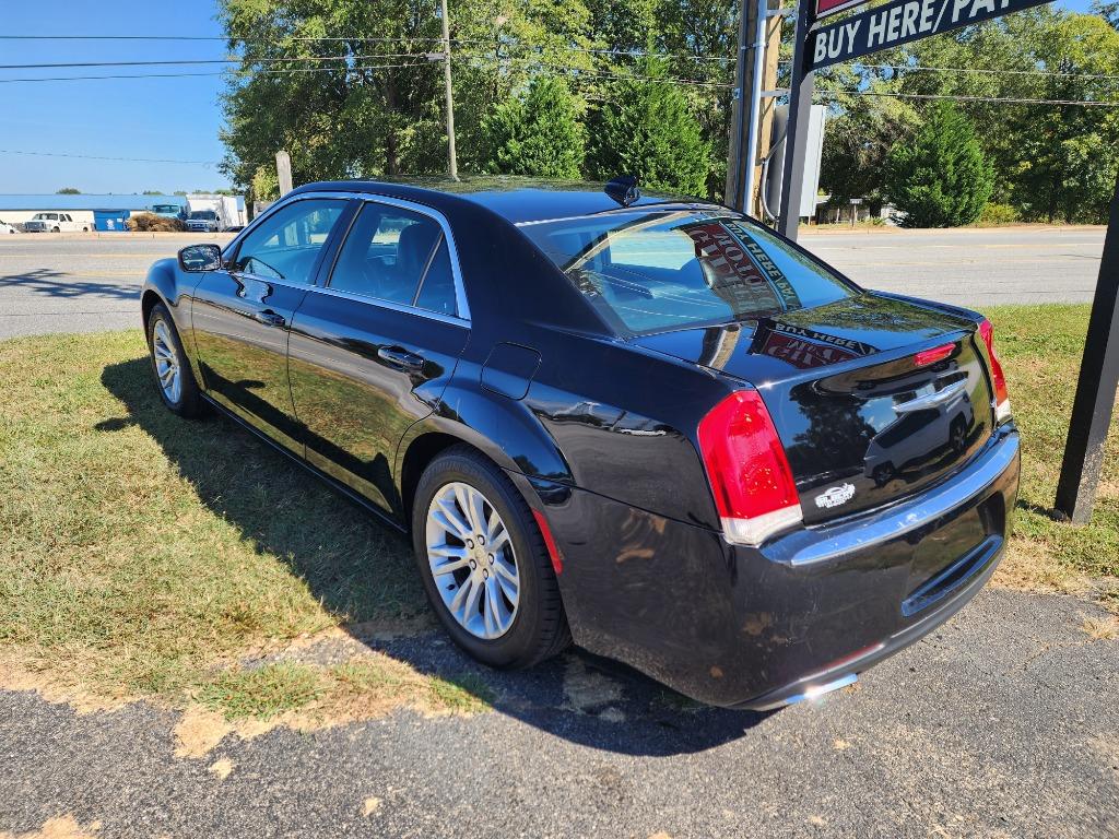 2017 Chrysler 300 Limited