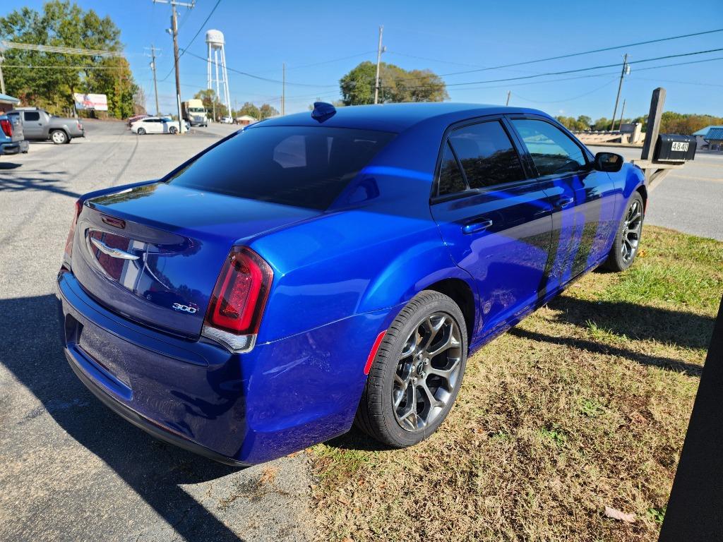 2018 Chrysler 300 Touring