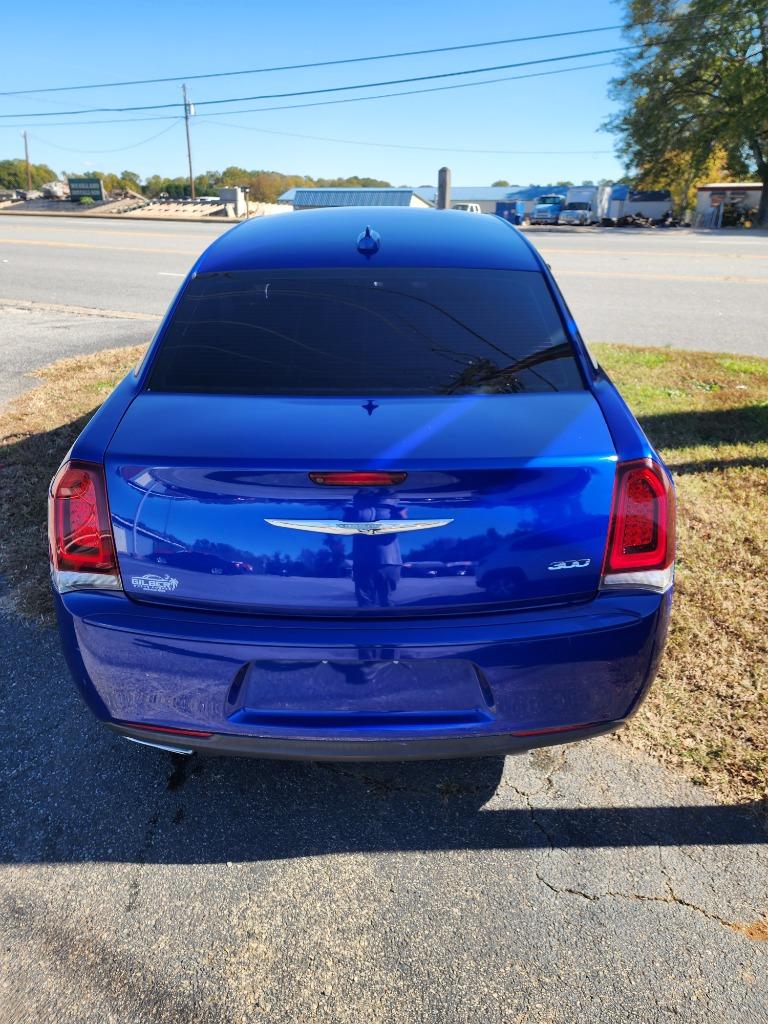 2018 Chrysler 300 Touring