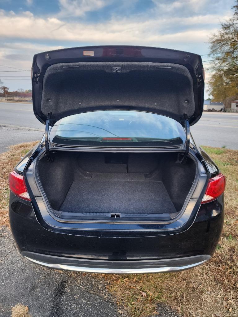 2017 Chrysler 200 Limited
