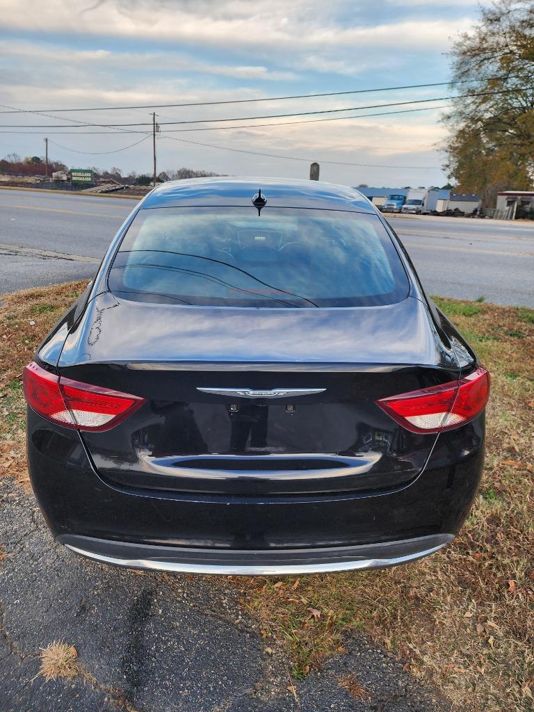 2017 Chrysler 200 Limited