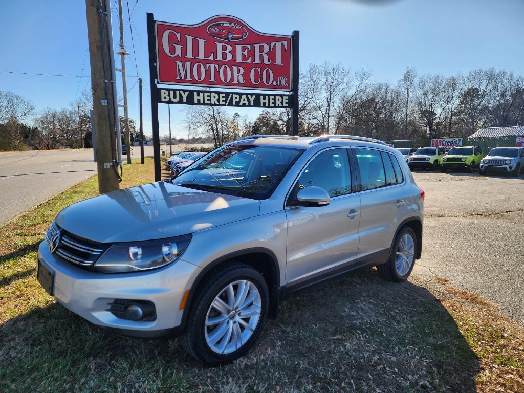 2013 Volkswagen Tiguan SE's photo
