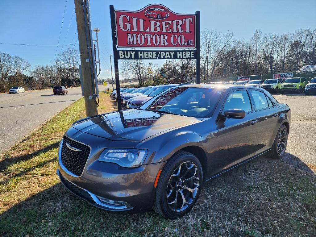 2015 Chrysler 300 S's photo